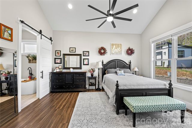 122 Wintercress Drive, Mills River, NC 28759