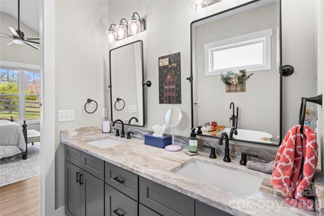 122 Wintercress Drive, Mills River, NC 28759