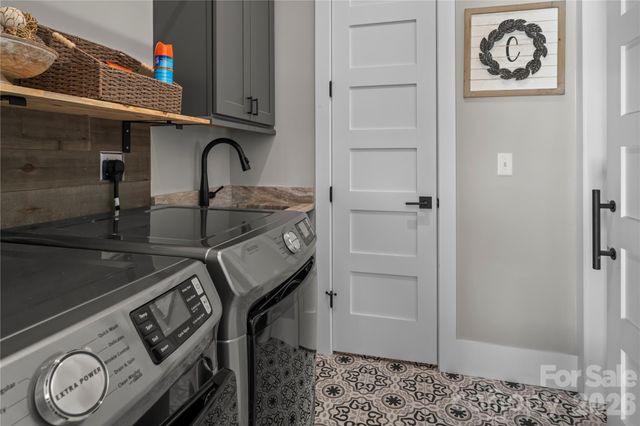 122 Wintercress Drive, Mills River, NC 28759