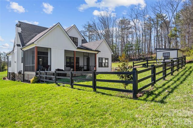 122 Wintercress Drive, Mills River, NC 28759