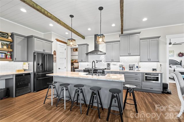 122 Wintercress Drive, Mills River, NC 28759