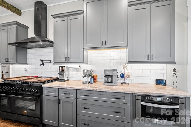 122 Wintercress Drive, Mills River, NC 28759