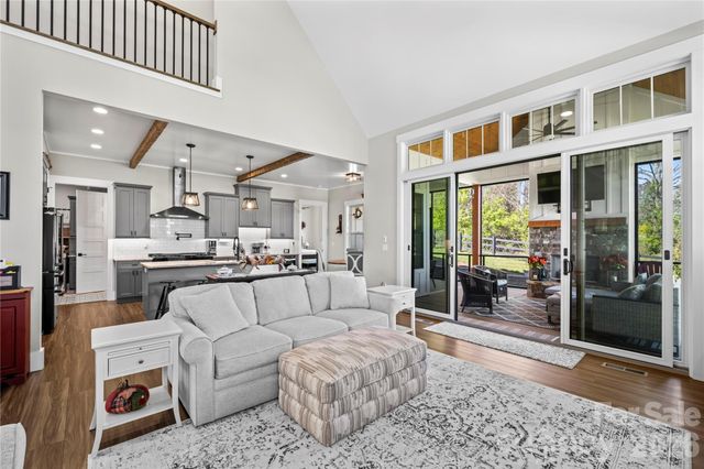122 Wintercress Drive, Mills River, NC 28759
