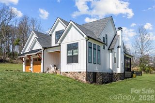 122 Wintercress Drive, Mills River, NC 28759