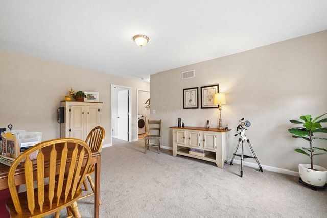 134 Broadmoore Boulevard, Pataskala, OH 43062