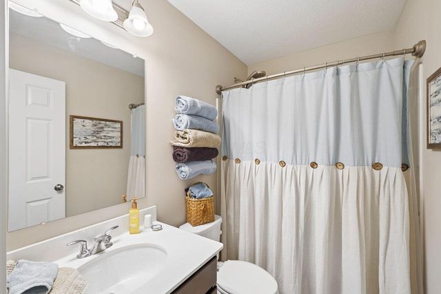 134 Broadmoore Boulevard, Pataskala, OH 43062