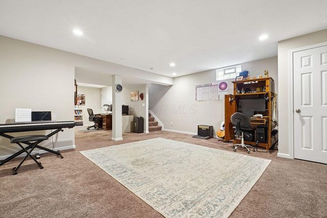 134 Broadmoore Boulevard, Pataskala, OH 43062