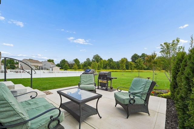 134 Broadmoore Boulevard, Pataskala, OH 43062