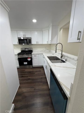 8876 Barcelona, Westminster, CA 92683