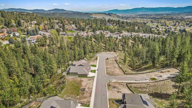 5105 N Scenic Ln, Spokane, WA 99212
