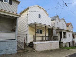 907 Walnut St, New Kensington, PA 15068