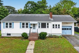 29 Church St, Braintree, MA 02184