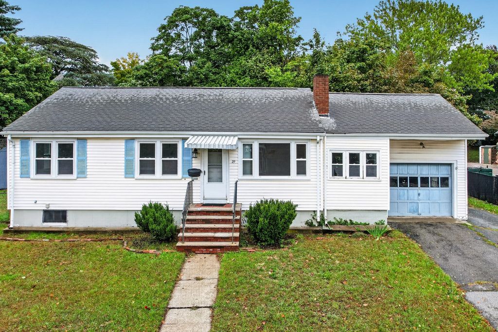 29 Church St, Braintree, MA 02184