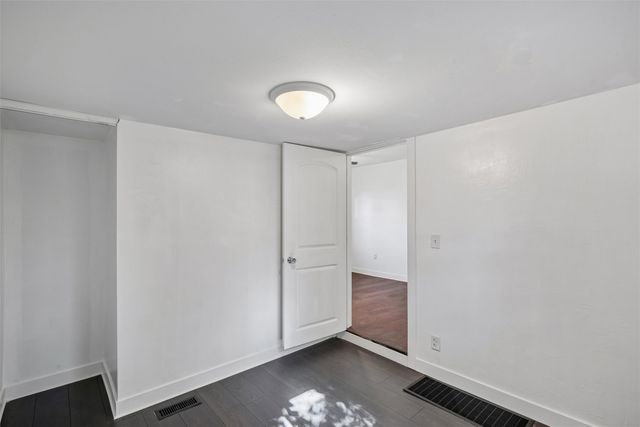 3927 11th Street, Des Moines, IA 50313