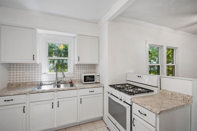 3927 11th Street, Des Moines, IA 50313