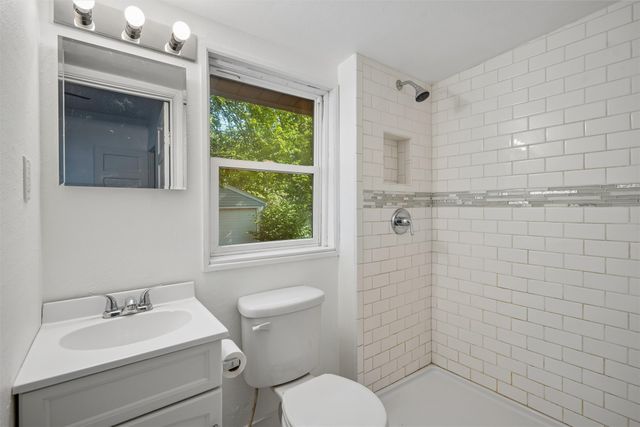 3927 11th Street, Des Moines, IA 50313