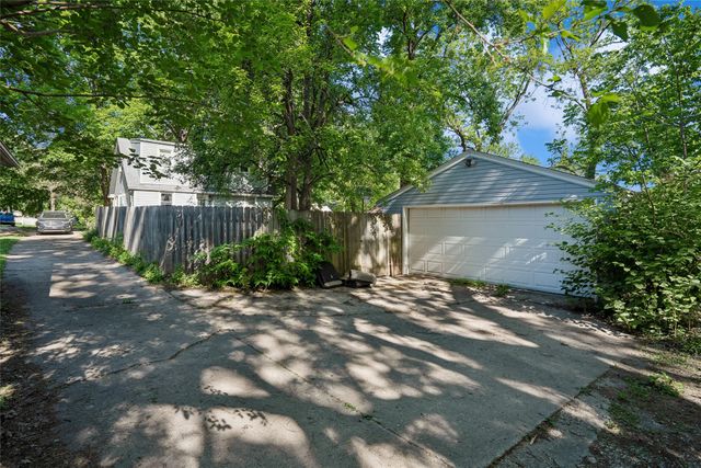 3927 11th Street, Des Moines, IA 50313