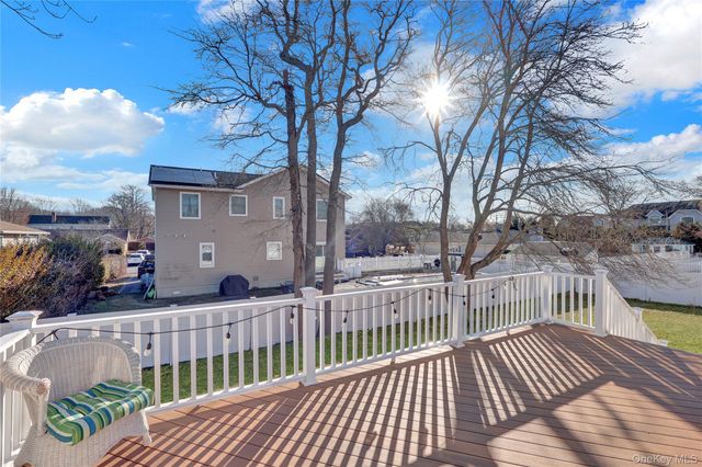39 Roosevelt Boulevard, East Patchogue, NY 11772