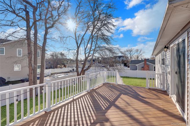 39 Roosevelt Boulevard, East Patchogue, NY 11772