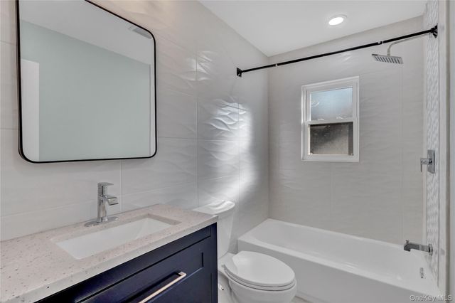 39 Roosevelt Boulevard, East Patchogue, NY 11772