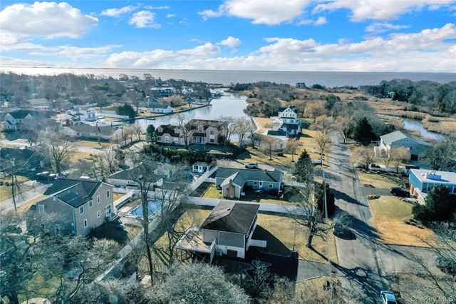 39 Roosevelt Boulevard, East Patchogue, NY 11772