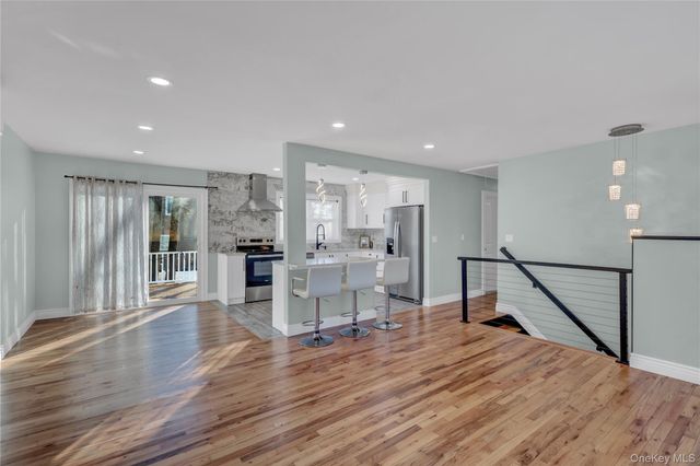 39 Roosevelt Boulevard, East Patchogue, NY 11772