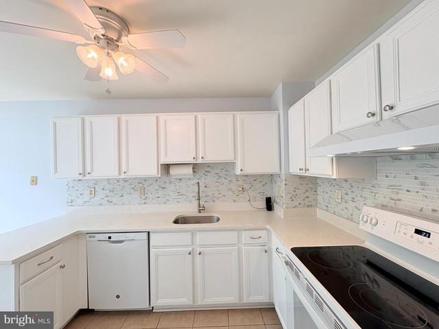 307 THYME LN, Philadelphia, PA 19128
