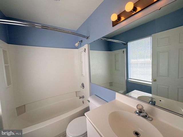 307 THYME LN, Philadelphia, PA 19128