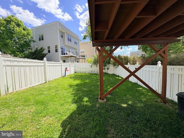 307 THYME LN, Philadelphia, PA 19128