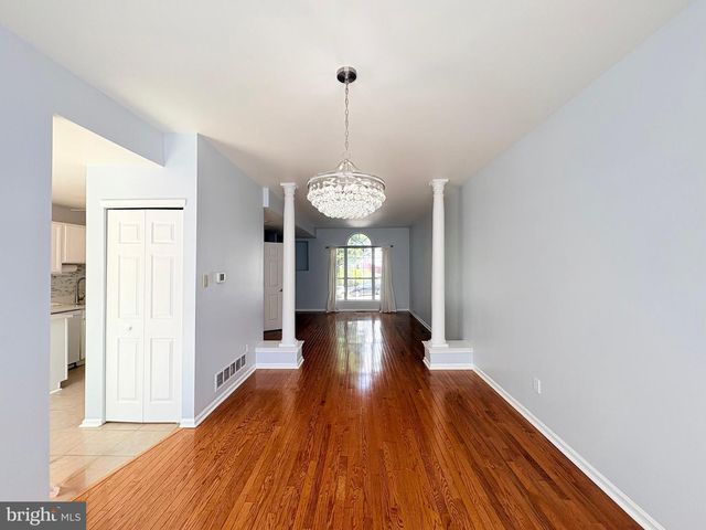307 THYME LN, Philadelphia, PA 19128