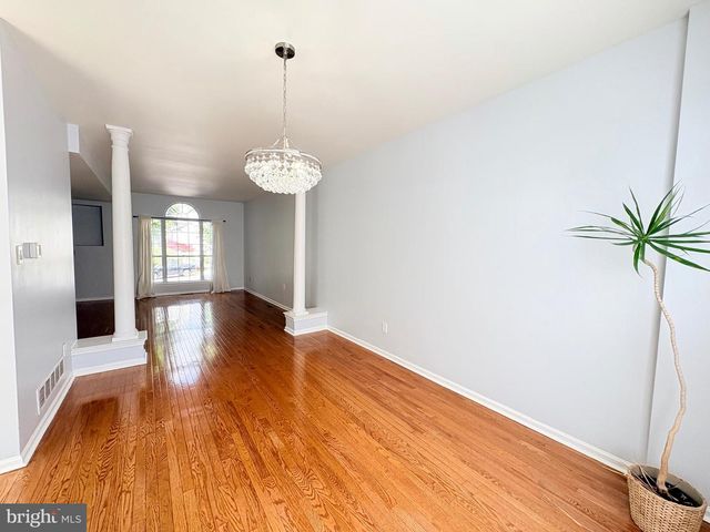 307 THYME LN, Philadelphia, PA 19128