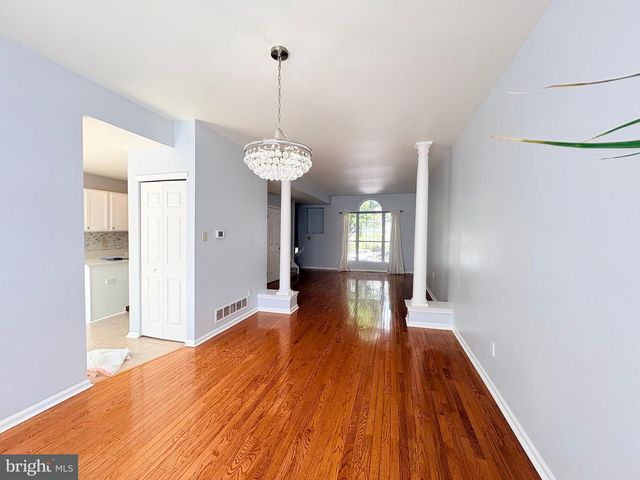 307 THYME LN, Philadelphia, PA 19128