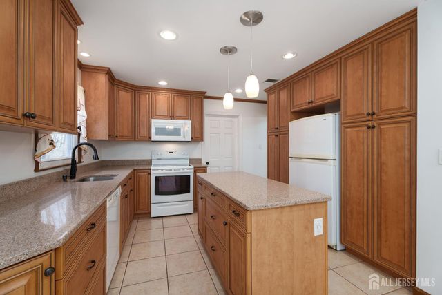 304 Schoolhouse Road, Monroe, NJ 08831