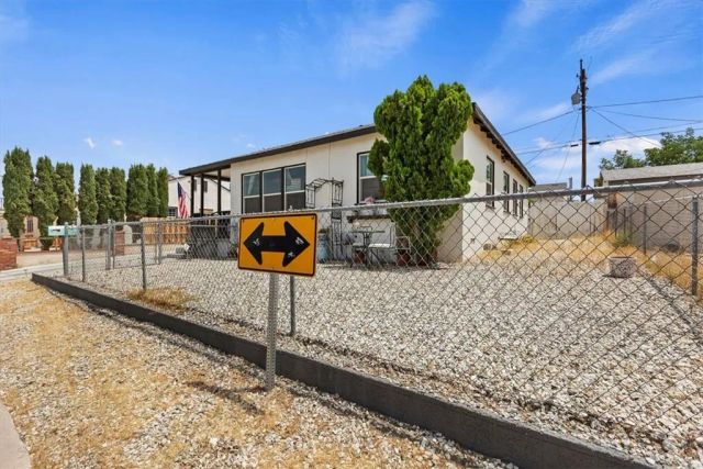 112 W Grandview Drive, Barstow, CA 92311