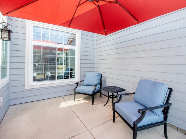 9832 Moonbeam Lane, Woodbury, MN 55125