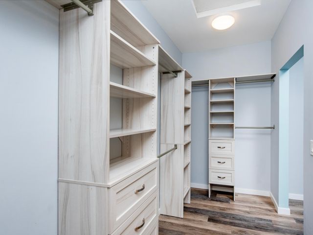 9832 Moonbeam Lane, Woodbury, MN 55125