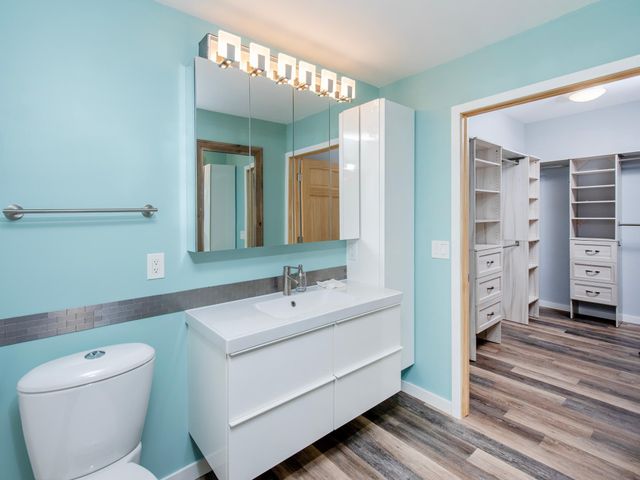 9832 Moonbeam Lane, Woodbury, MN 55125