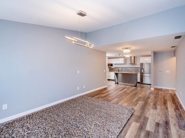 9832 Moonbeam Lane, Woodbury, MN 55125