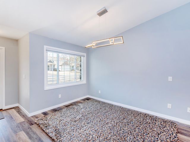 9832 Moonbeam Lane, Woodbury, MN 55125