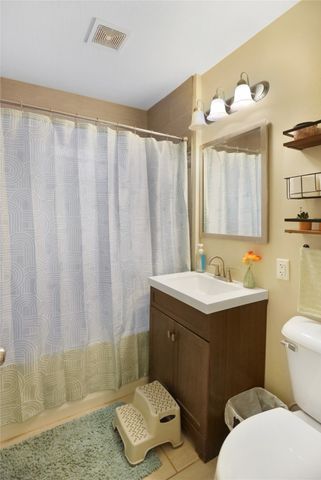 618 Arthur Avenue, Des Moines, IA 50313
