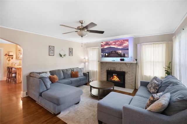 618 Arthur Avenue, Des Moines, IA 50313