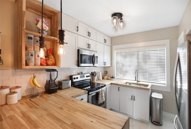 618 Arthur Avenue, Des Moines, IA 50313