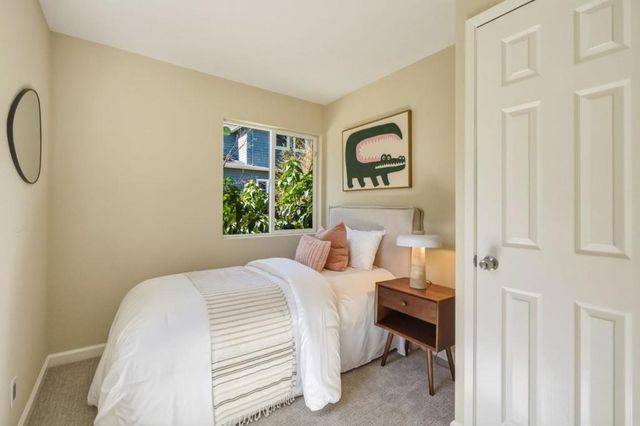 470 Bell Street, East Palo Alto, CA 94303