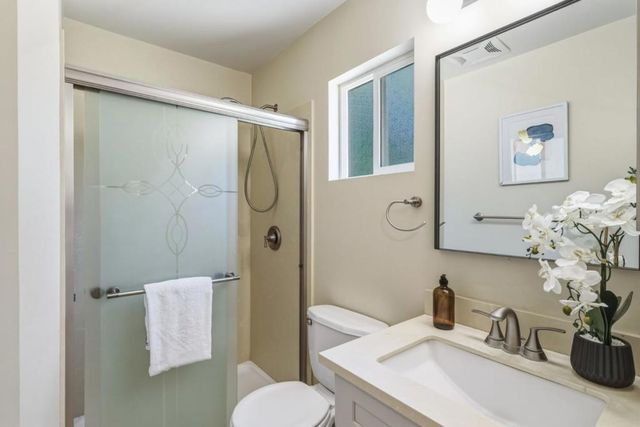 470 Bell Street, East Palo Alto, CA 94303