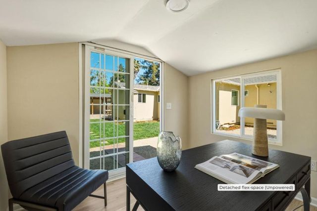 470 Bell Street, East Palo Alto, CA 94303
