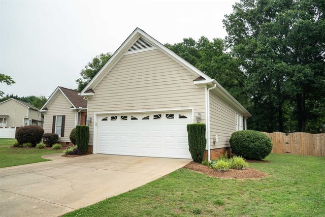 11 Churchfield Court, Greer, SC 29651