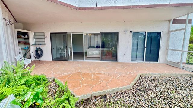 7 Greenway Village N 105, Royal Palm Beach, FL 33411