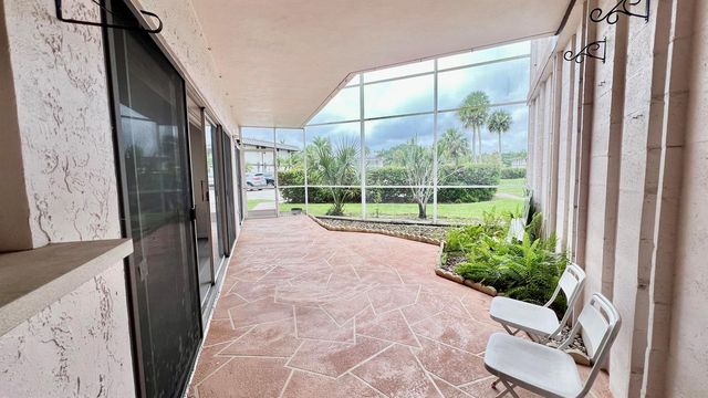 7 Greenway Village N 105, Royal Palm Beach, FL 33411