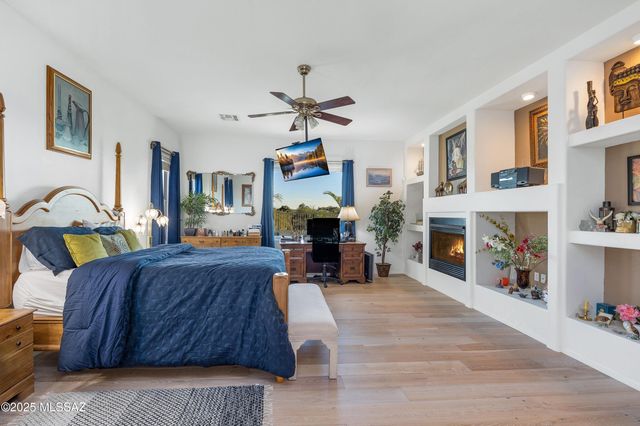 1798 S Sunlit Sand Place, Tucson, AZ 85748