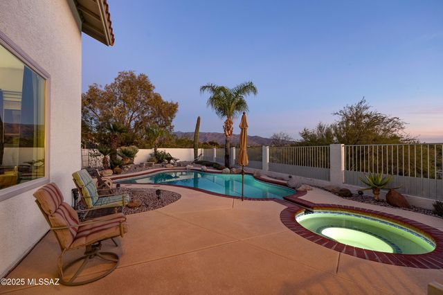 1798 S Sunlit Sand Place, Tucson, AZ 85748